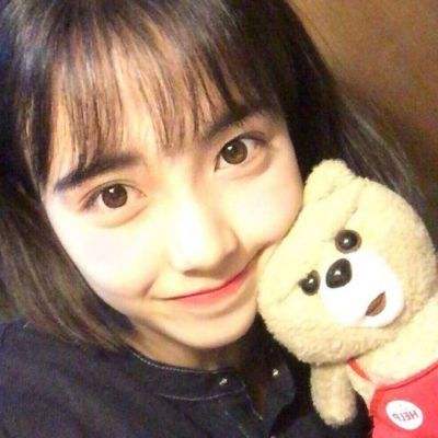 女孩乘地铁吐血 怕影响乘客立即擦拭